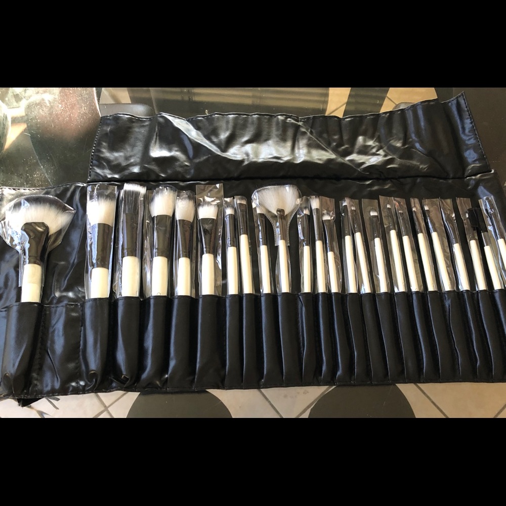 Set of brushes